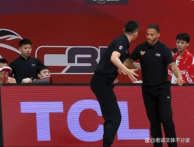 教练组合作紧密，制定成功战术获胜