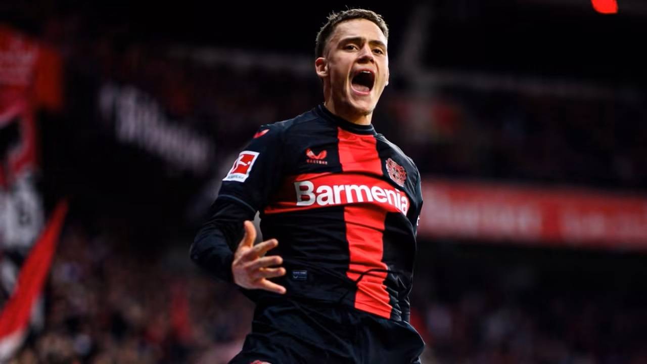 勒沃库森队在比赛中奋勇拼搏卫冕冠军的简单介绍 勒沃库森队在比赛中奋勇拼搏卫冕冠军的简单介绍