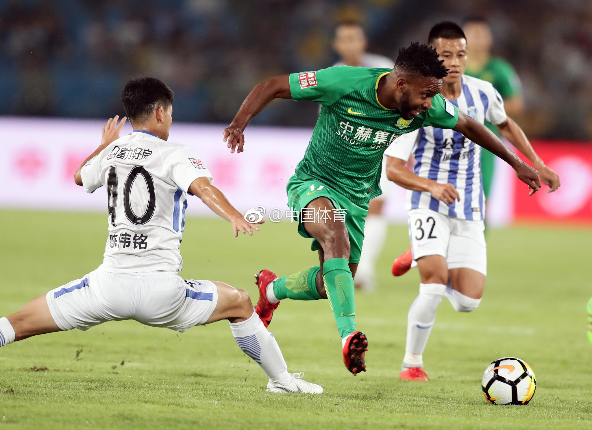 国安犹如狂风暴雨,面对富力 国安犹如狂风暴雨,面对富力