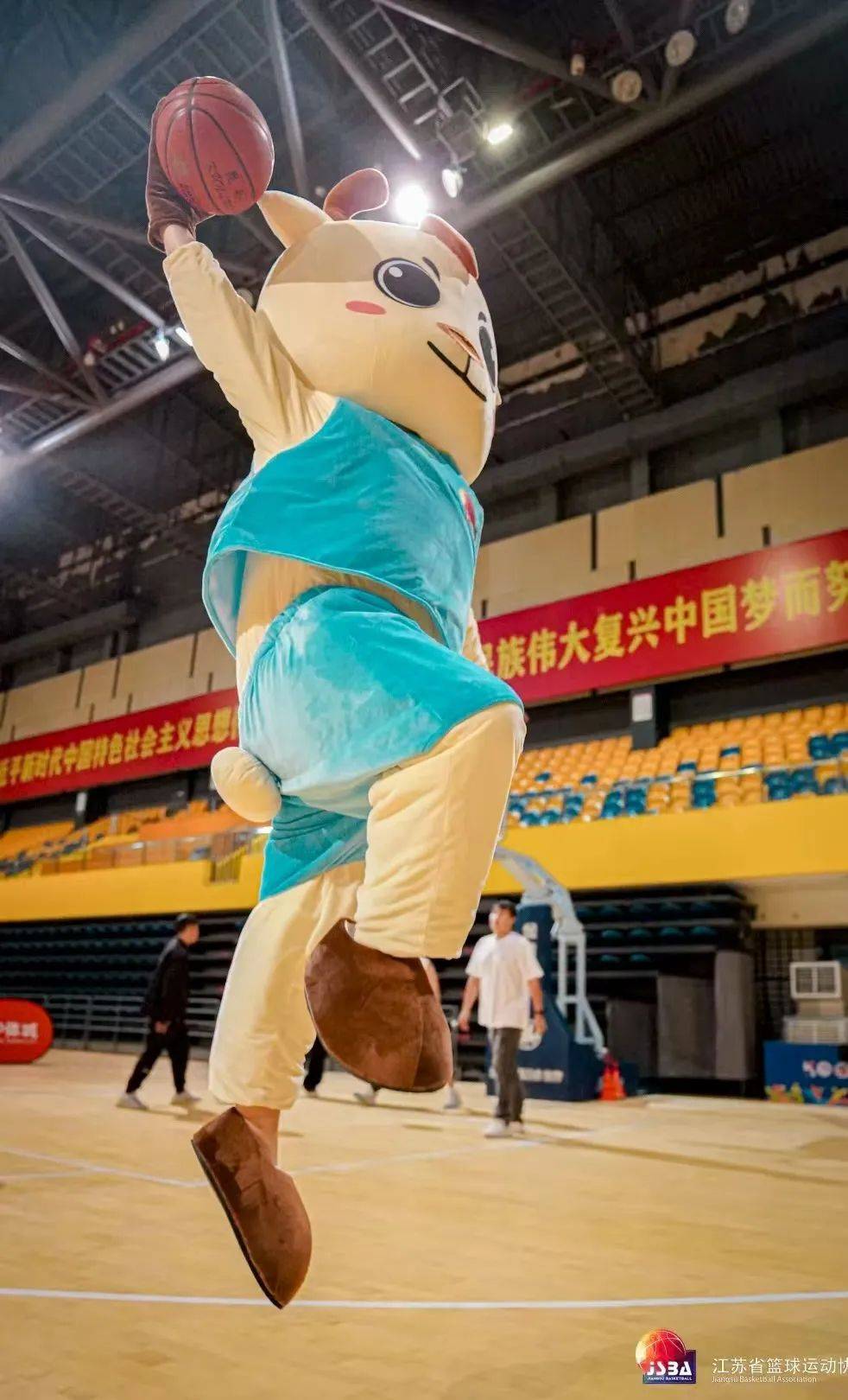 扬州男篮在对阵苏州队时取得胜利,表现稳定 扬州男篮在对阵苏州队时取得胜利,表现稳定