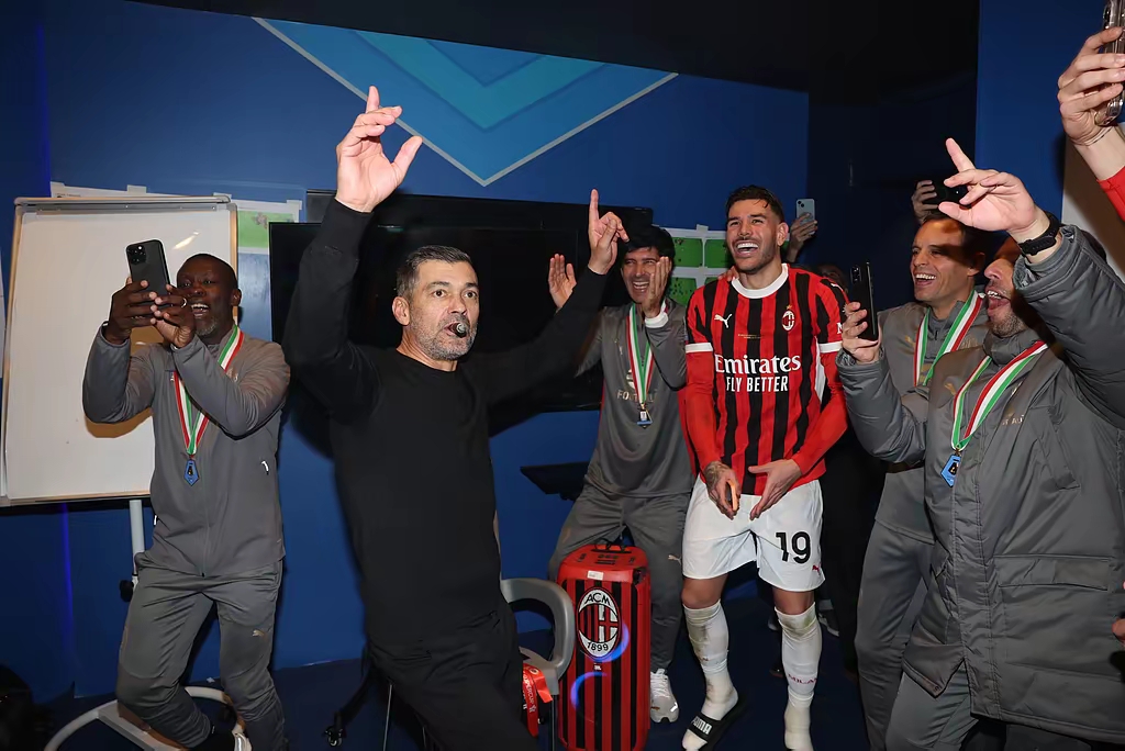 包含AC米兰变阵重返胜利轨道，实力增长不俗的词条