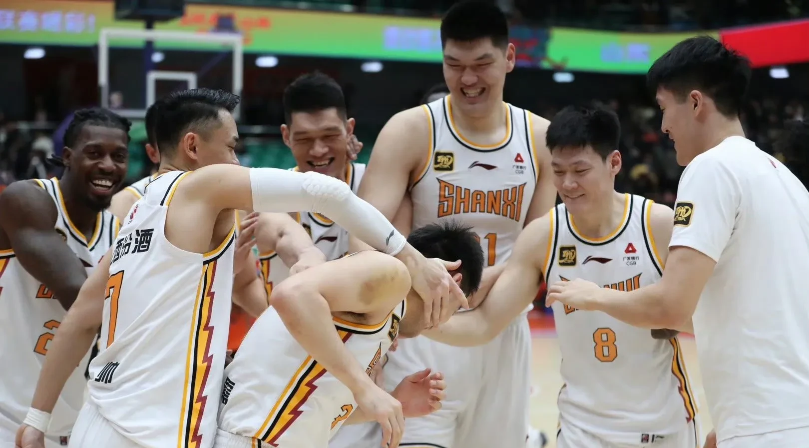 关键时刻,球队突入对手内线取得胜利的简单介绍 关键时刻,球队突入对手内线取得胜利的简单介绍