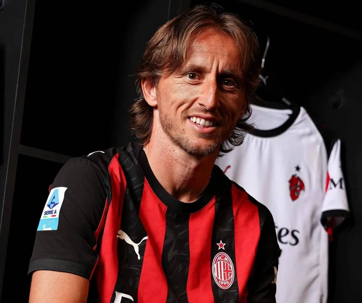 AC米兰新援表现抢眼,队内竞争加剧 AC米兰新援表现抢眼,队内竞争加剧