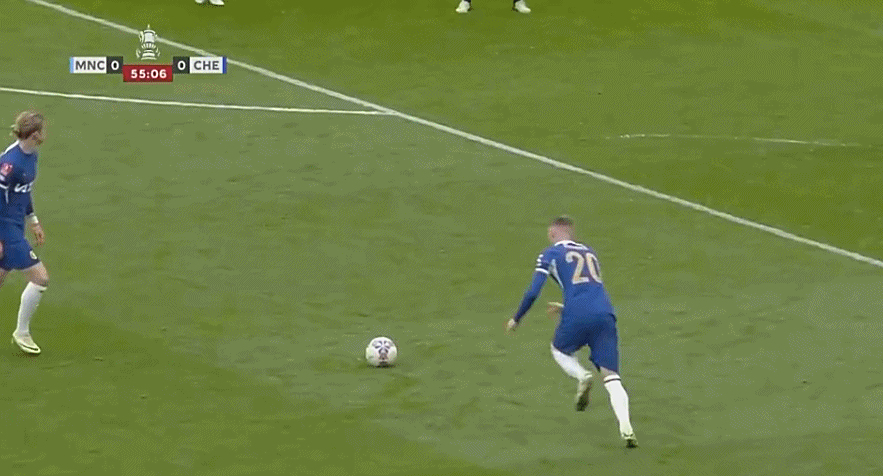 男子比赛出现犯规,选手遭遇淘汰 男子比赛出现犯规,选手遭遇淘汰