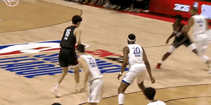 开拓者队主场气势如虹,击败对手轻松 开拓者队主场气势如虹,击败对手轻松