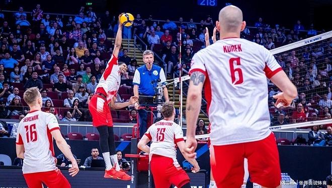 波兰队逆转中国队，波尔点燃赛场