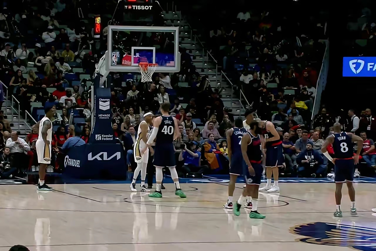 鹈鹕逆转福建队,伦纳德扛起全队的简单介绍 鹈鹕逆转福建队,伦纳德扛起全队的简单介绍