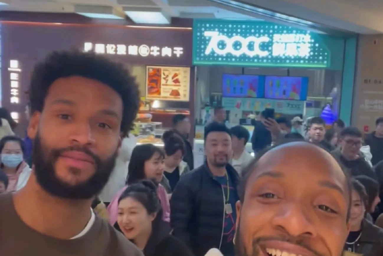 辽宁沈阳今晚比赛前最后一次训练,全队备战 辽宁沈阳今晚比赛前最后一次训练,全队备战