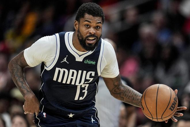 独行侠碾压山西队,东契奇统治全场 独行侠碾压山西队,东契奇统治全场