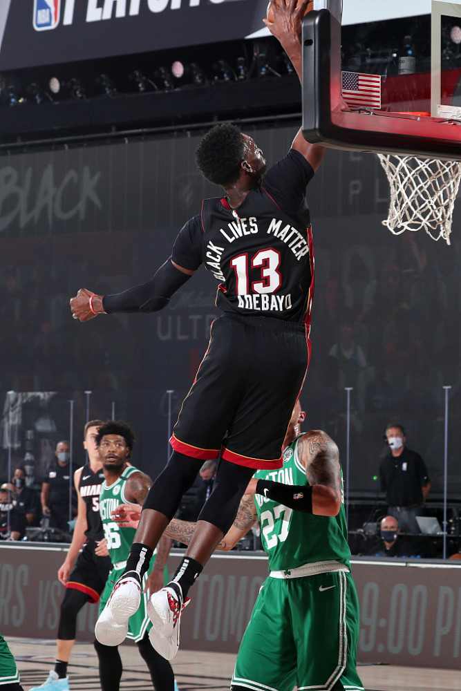 人输给热火:西蒙斯低迷球队悲痛欲绝 人输给热火:西蒙斯低迷球队悲痛欲绝