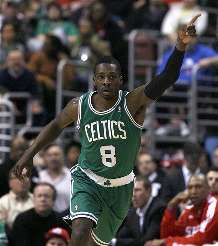 凯尔特人横扫热火,易建联惊艳四座 凯尔特人横扫热火,易建联惊艳四座