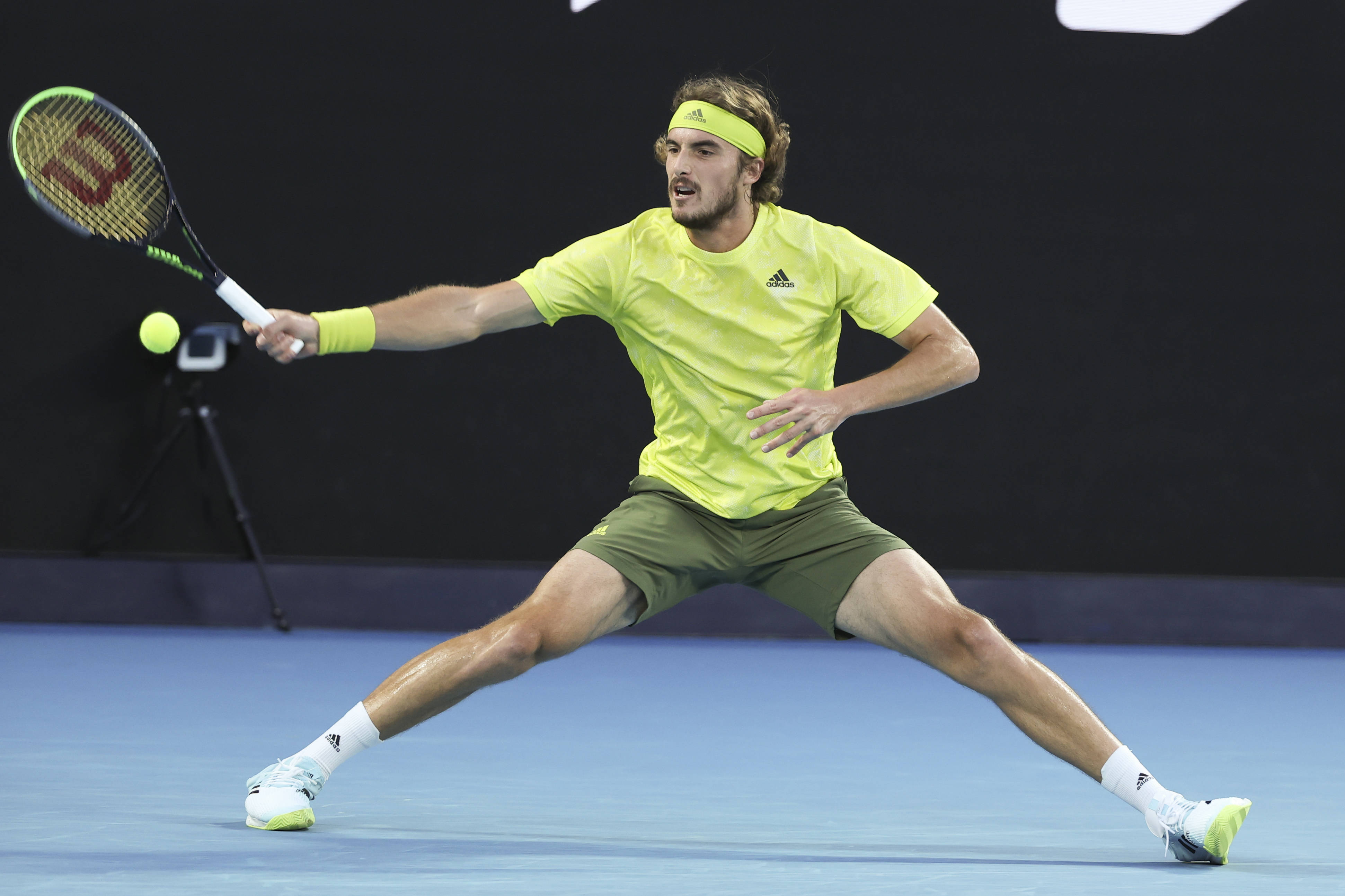 澳网险胜法网,西西帕斯惊艳四座 澳网险胜法网,西西帕斯惊艳四座