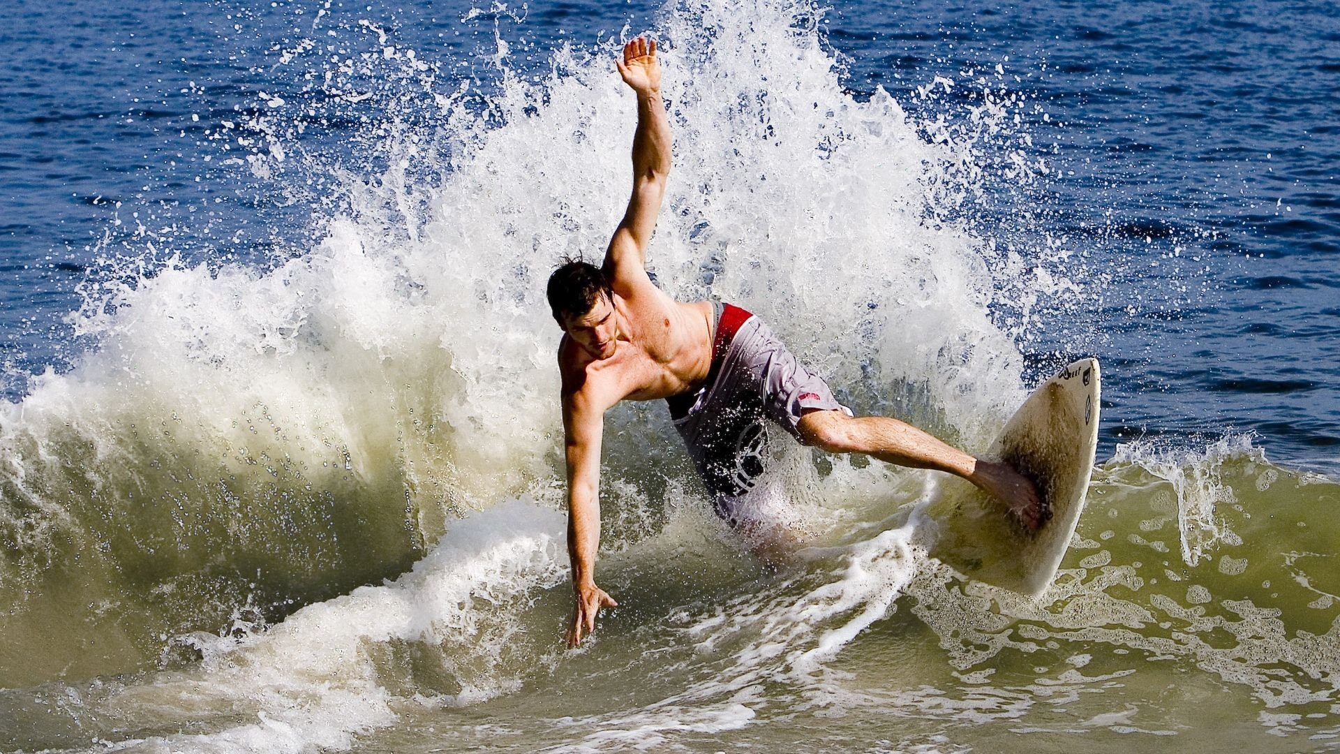 新能量定律，从切特爆发到深圳突围，诠释篮球世界的恒常与裂变